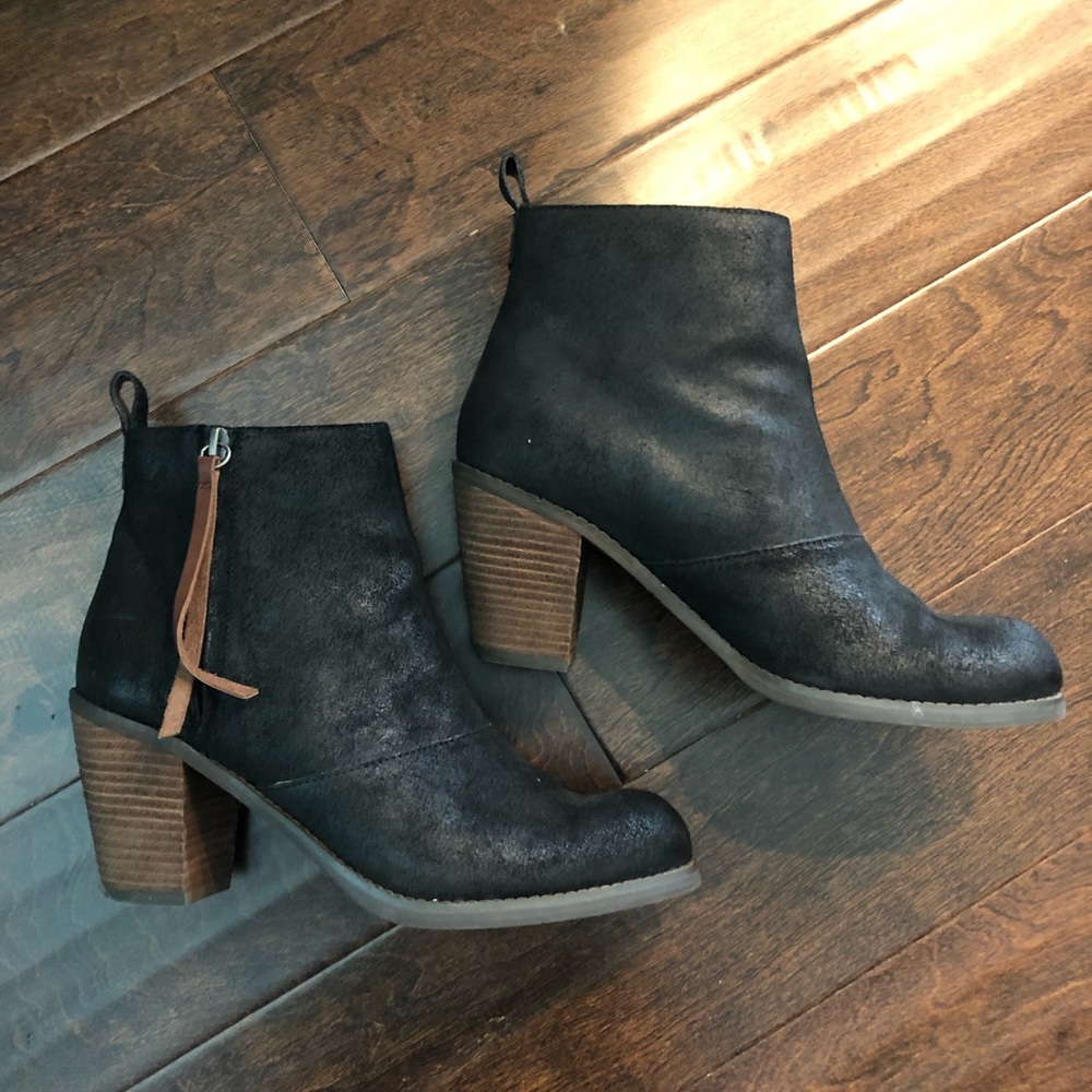 DV black suede booties. Worn maybe twice.